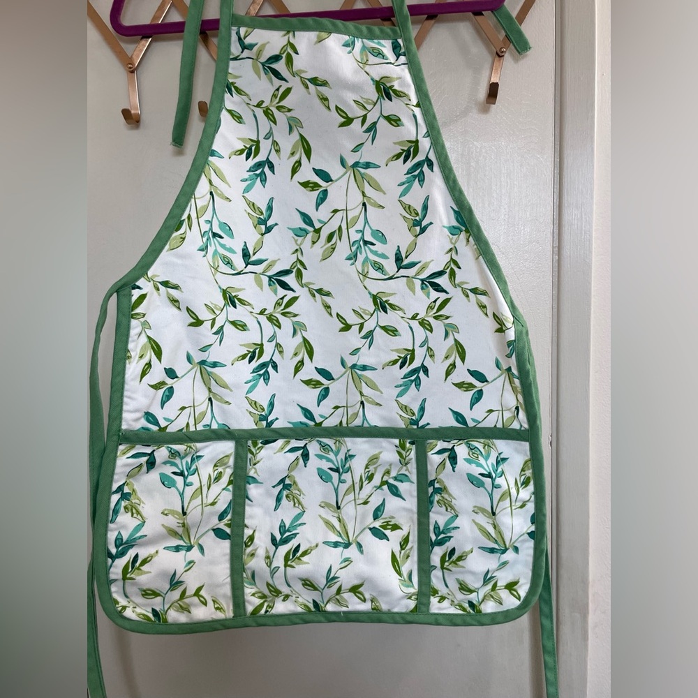 Joanns | Canvas Garden Green & White Leaf  Apron